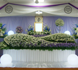 白木祭壇菊スロープ（一般葬儀向き）